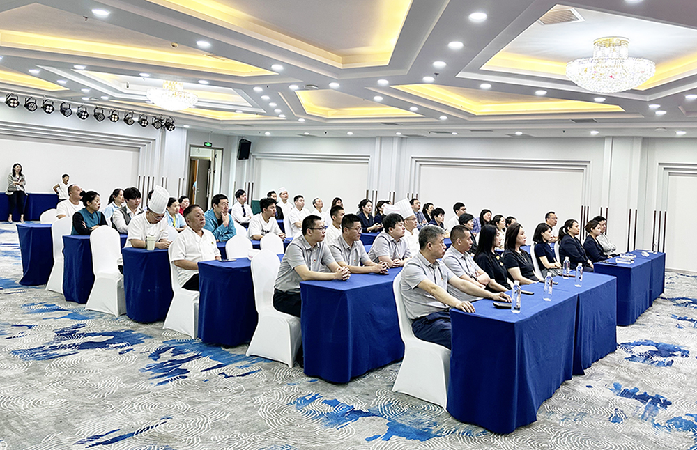 与国同梦 与军同行 北京奥宇集团观看抗战胜利80周年阅兵盛典